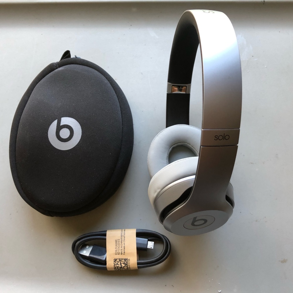 Beats Solo Wireless Headphones